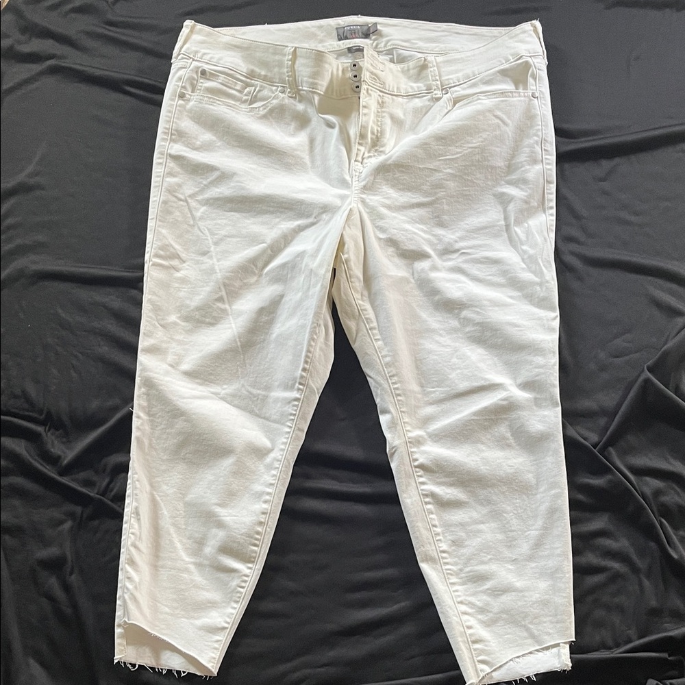 Torrid Women's Cream Ankle Jeans
